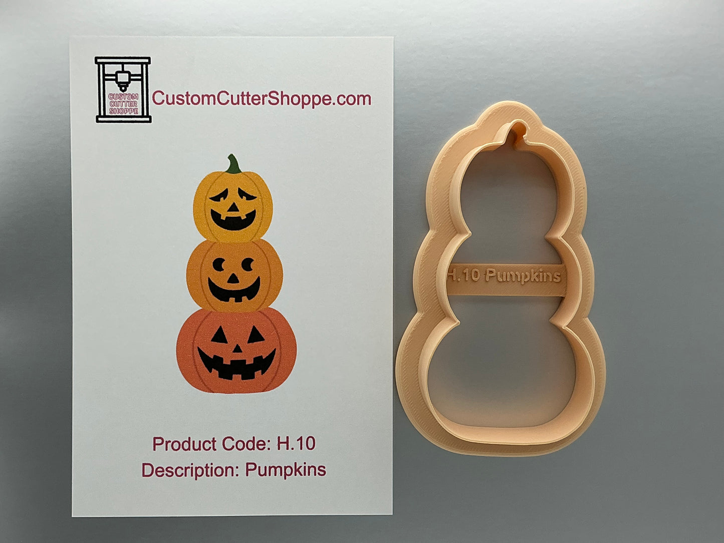 Stacked Pumpkins Cookie Cutter (H.10)